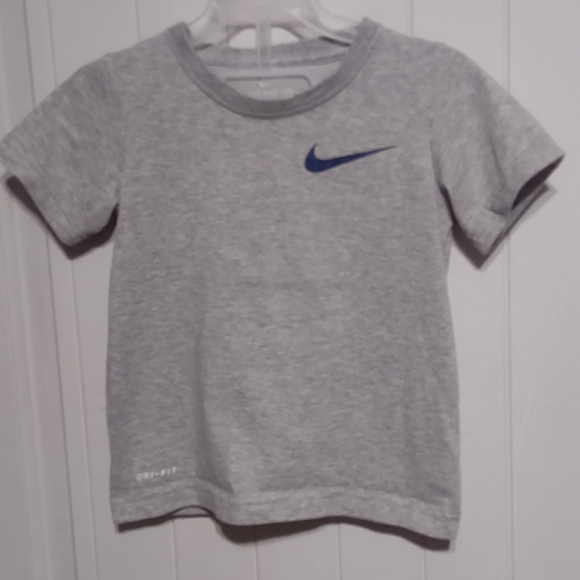 Nike Other - ⭐ Nike shirt for boy size 6